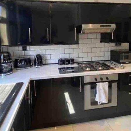 Lovely 2 Bedroom With Private Garden Edinburg Exteriör bild